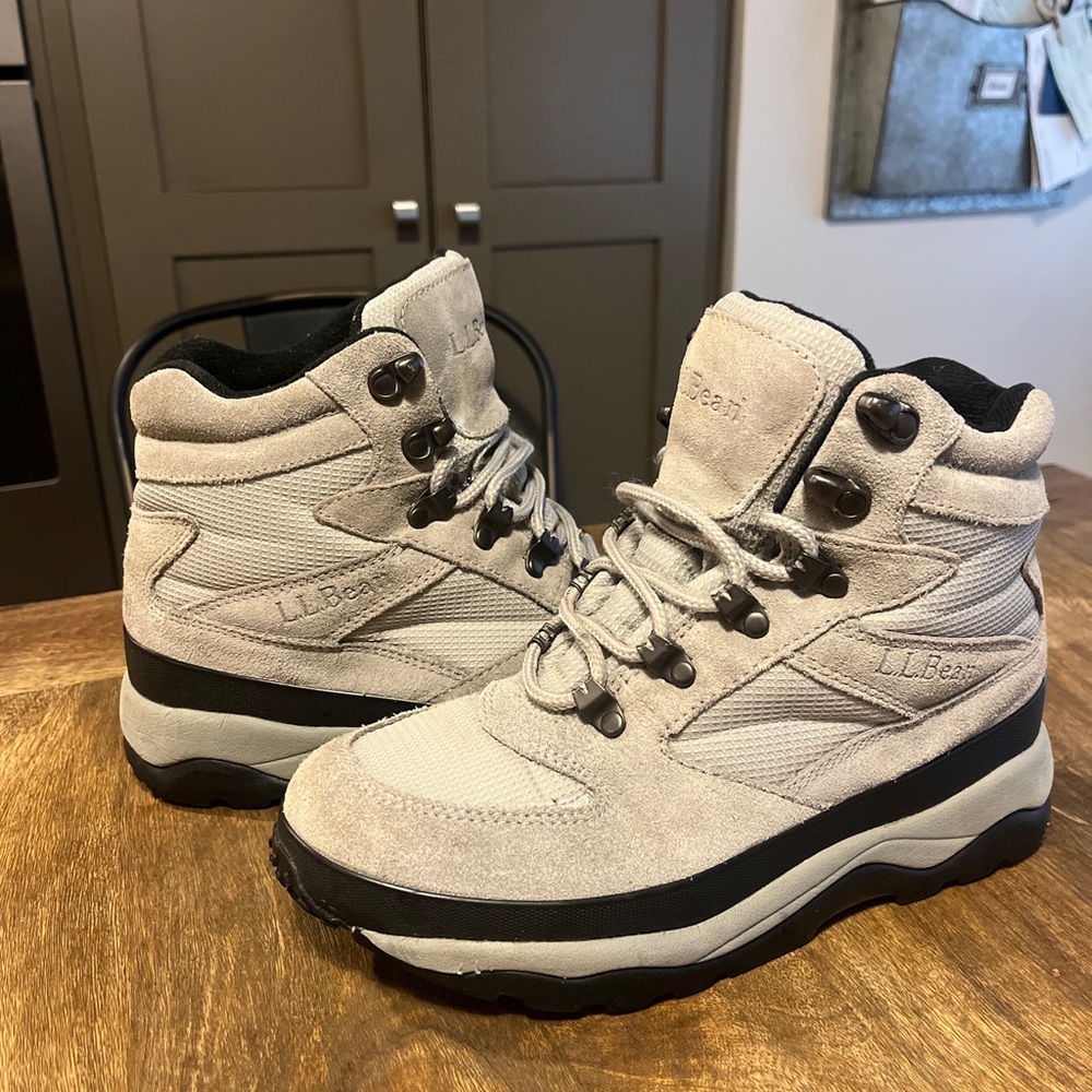 LL bean Women size 8 hiking boots